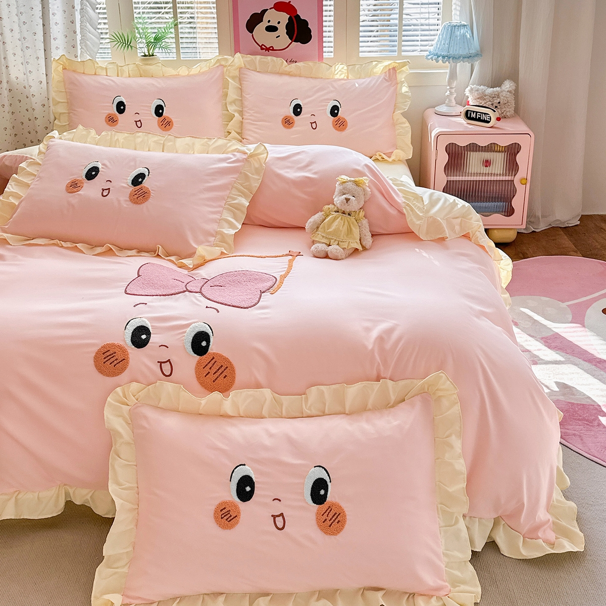 91家纺网 家纺一手货源 找家纺 易禾家纺 2026新款韩版卡通可爱风水洗棉毛巾绣四件套系列（专版花型） 星空梦-粉杏