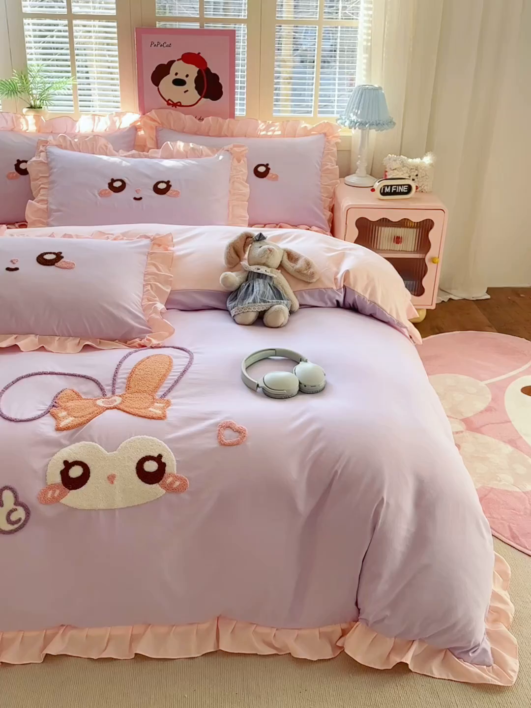 91家纺网 家纺一手货源 找家纺 易禾家纺 2026新款韩版卡通可爱风水洗棉毛巾绣四件套系列（专版花型） 大耳兔-紫粉