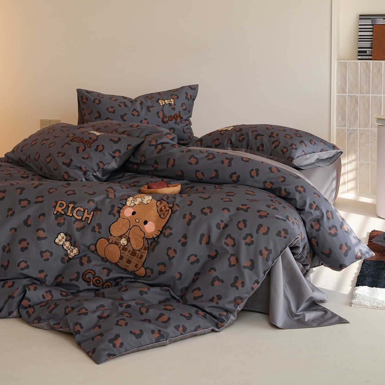 91家纺网 家纺一手货源 找家纺 （总）雅居纺家纺 2026新款50长绒棉豹纹绣花四件套