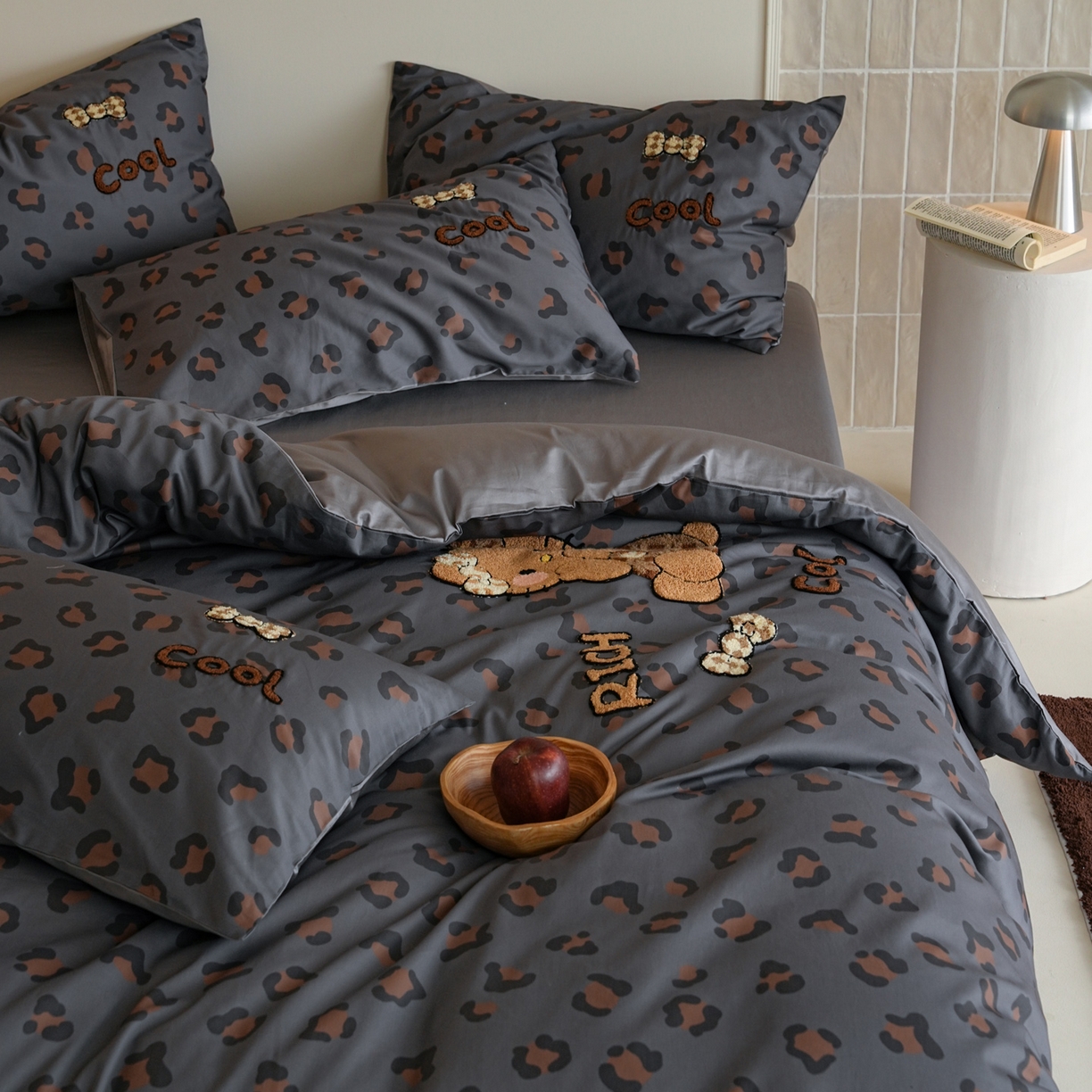 91家纺网 家纺一手货源 找家纺 （总）雅居纺家纺 2026新款50长绒棉豹纹绣花四件套