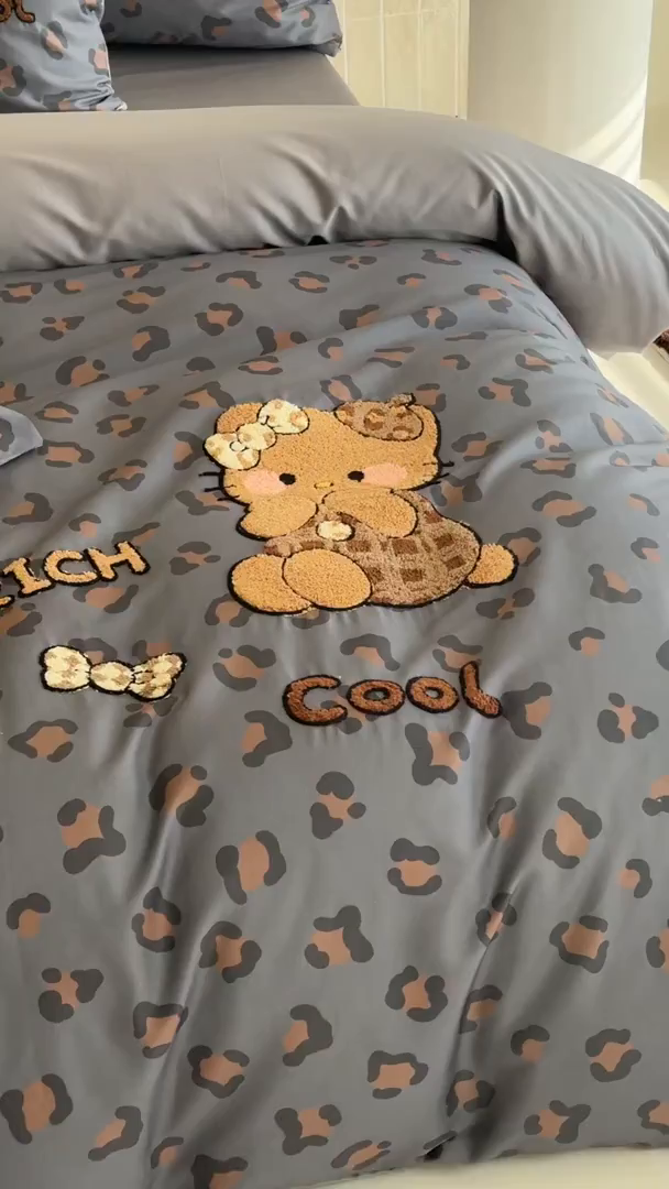 91家纺网 家纺一手货源 找家纺 （总）雅居纺家纺 2026新款50长绒棉豹纹绣花四件套