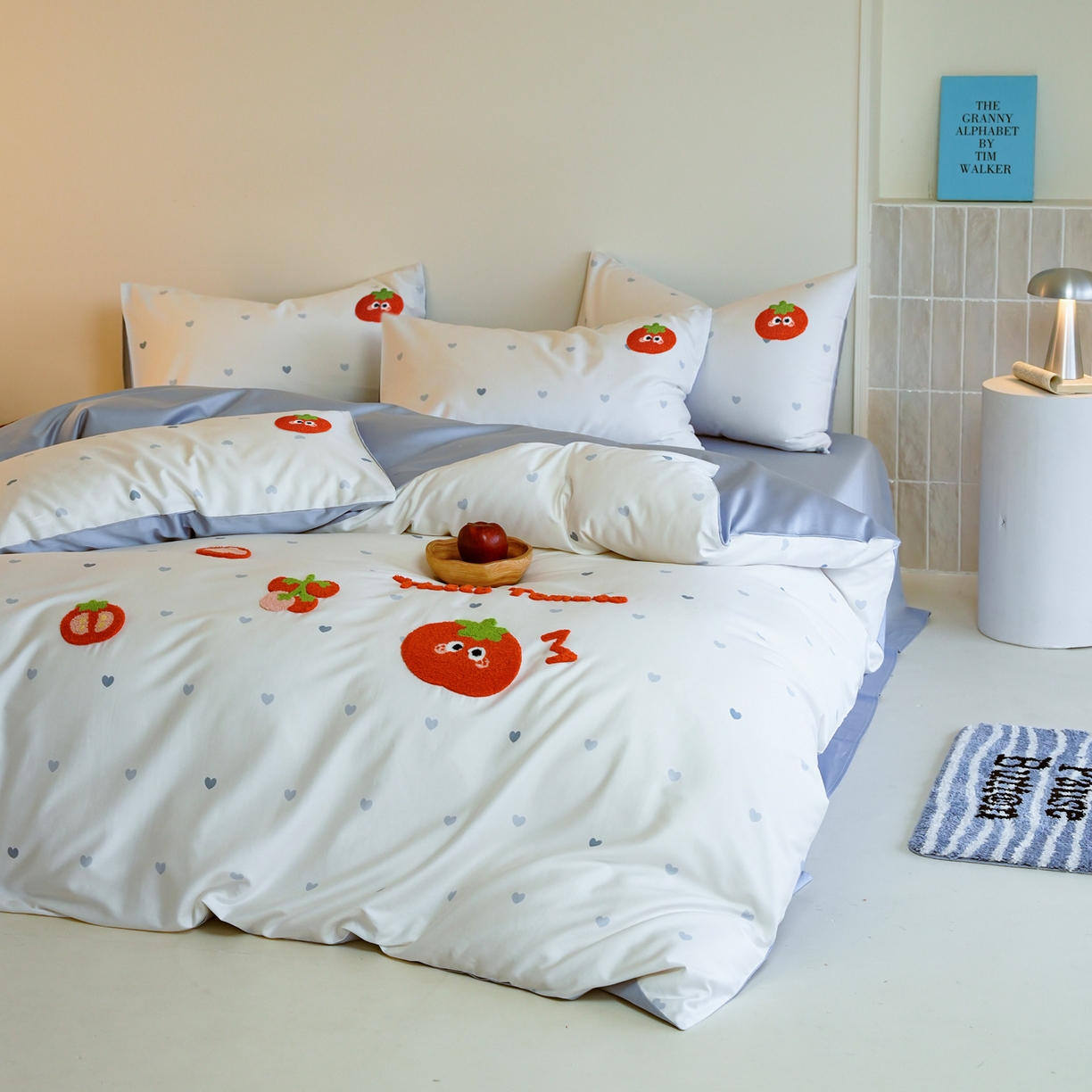 91家纺网 家纺一手货源 找家纺 雅居纺家纺 2026新款50长绒棉满版绣花四件套 爱心西红柿