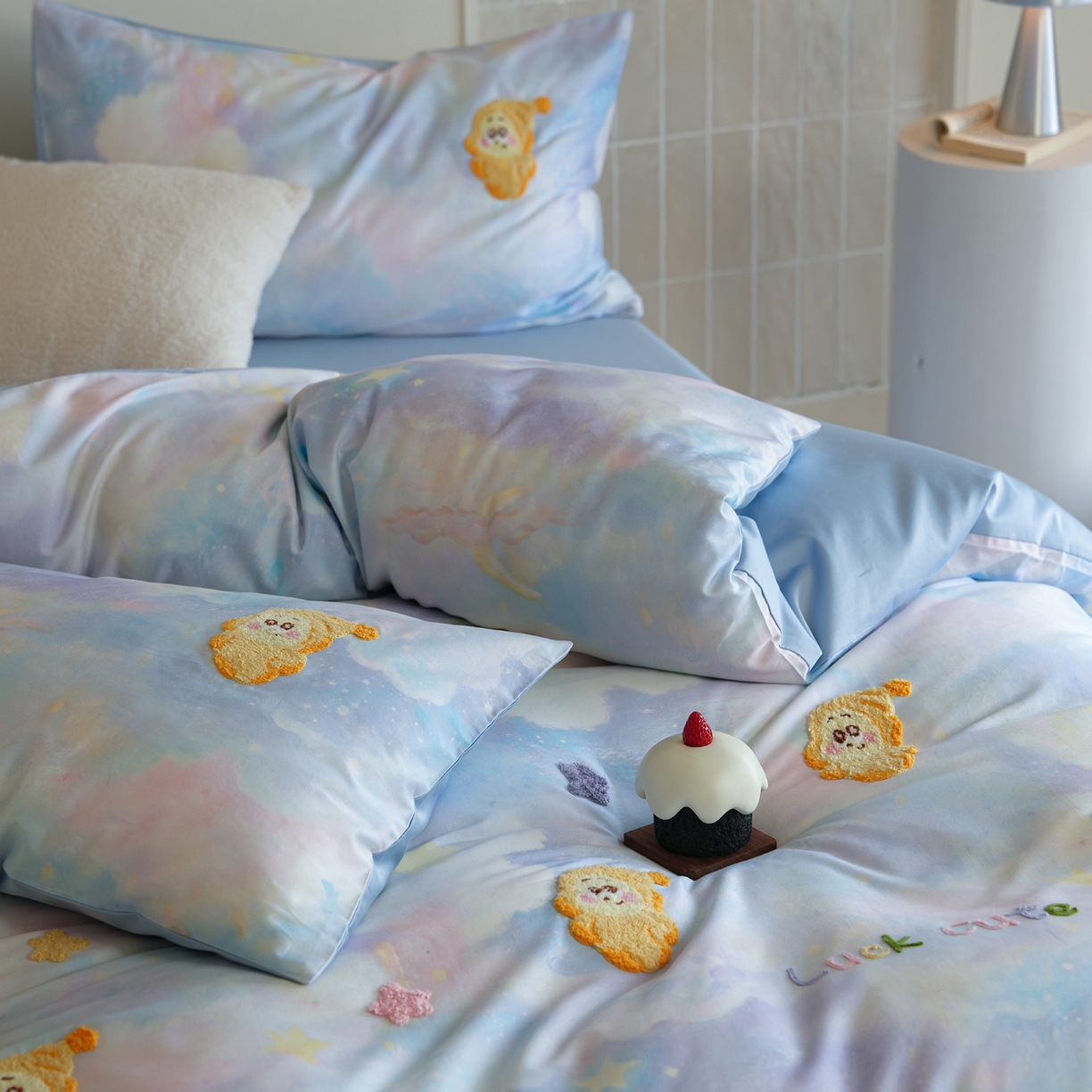 91家纺网 家纺一手货源 找家纺 雅居纺家纺 2026新款50长绒棉满版绣花四件套 满天星