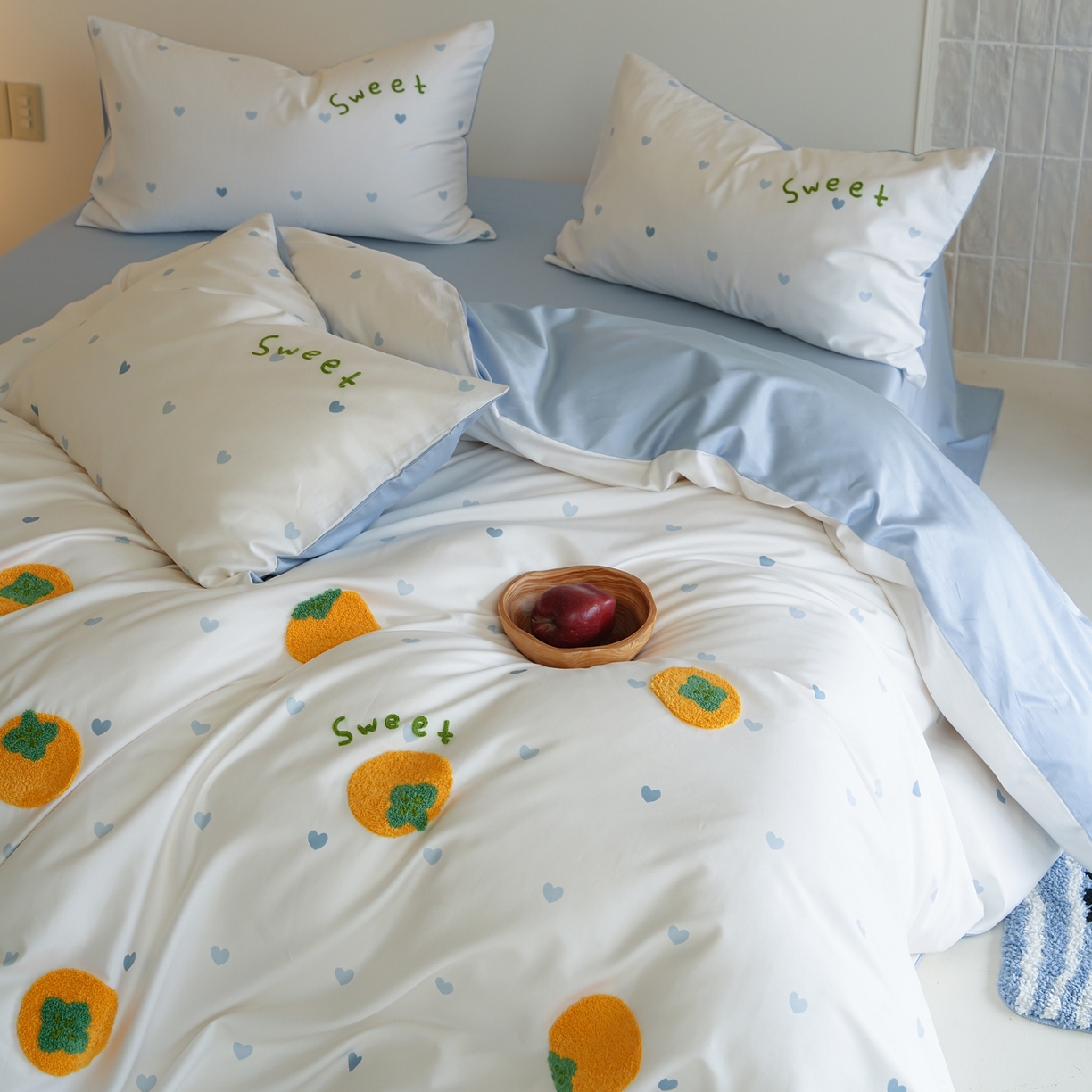 91家纺网 家纺一手货源 找家纺 雅居纺家纺 2026新款50长绒棉满版绣花四件套 爱心柿柿如意