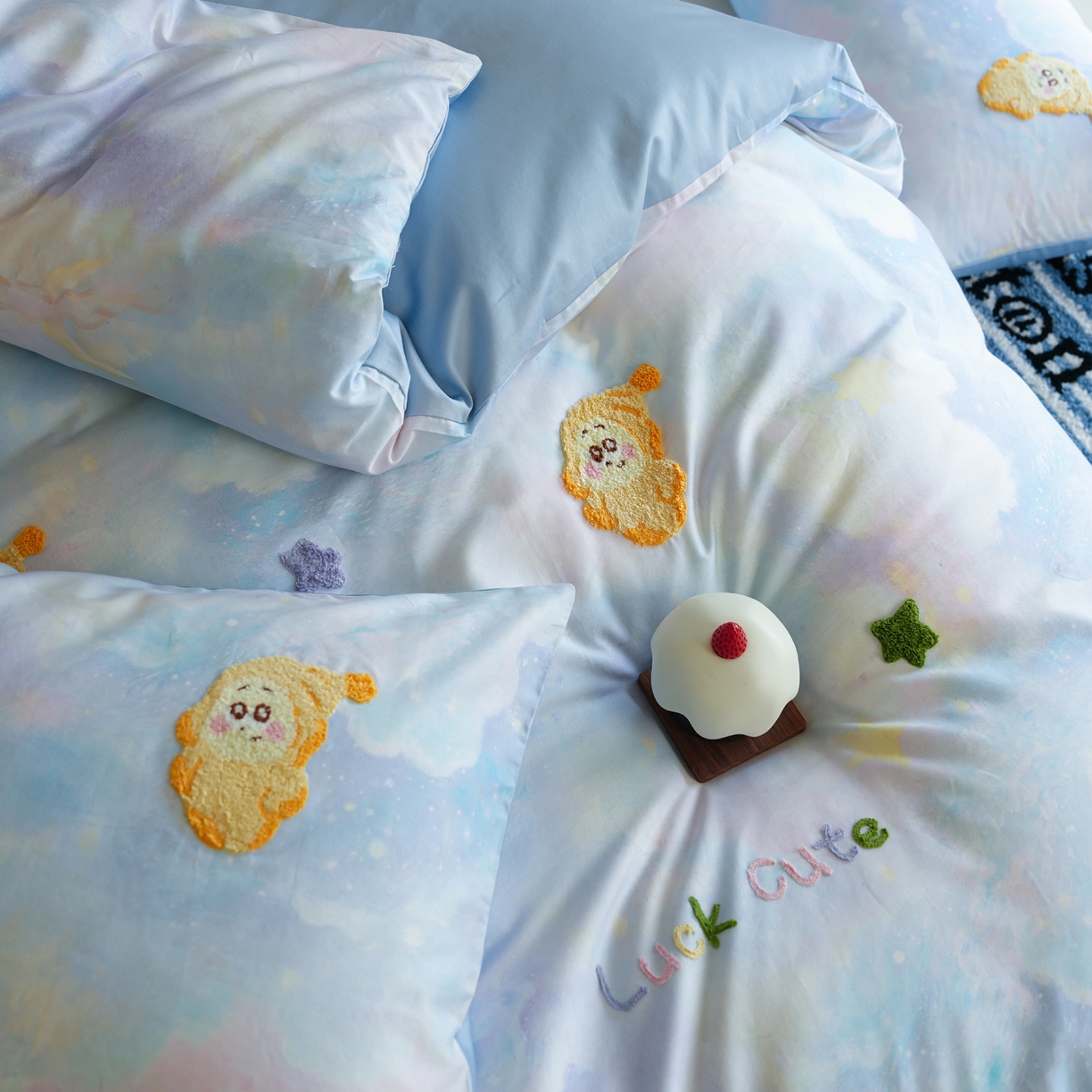 91家纺网 家纺一手货源 找家纺 雅居纺家纺 2026新款50长绒棉满版绣花四件套 满天星