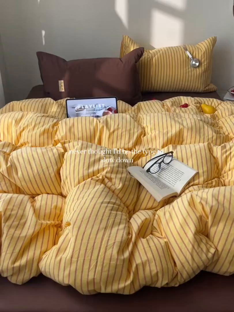 91家纺网 家纺一手货源 找家纺 雅居纺家纺 2026新款全棉色织混搭水洗棉四件套 雾屿-密黄