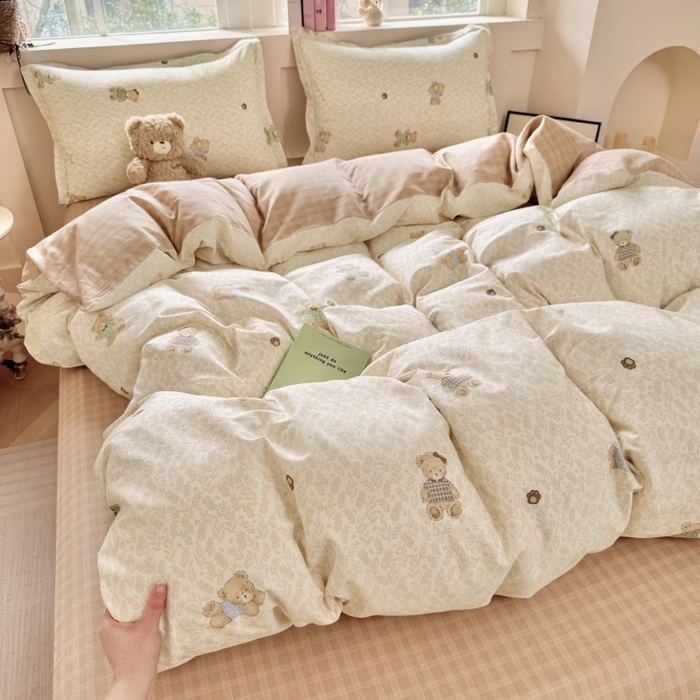 91家纺网 家纺一手货源 找家纺 简冠家纺 2026新款12868印花全棉单被套 布朗熊
