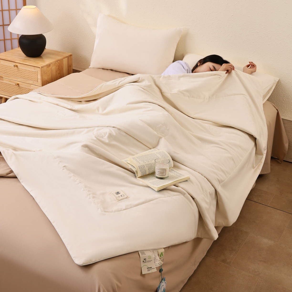 91家纺网 家纺一手货源 找家纺 盛凡家纺 2026新款A类133*72里外全棉100%棉花夏被四件套夏凉被空调被纯色被子被芯（包检测） 茶白+奶咖