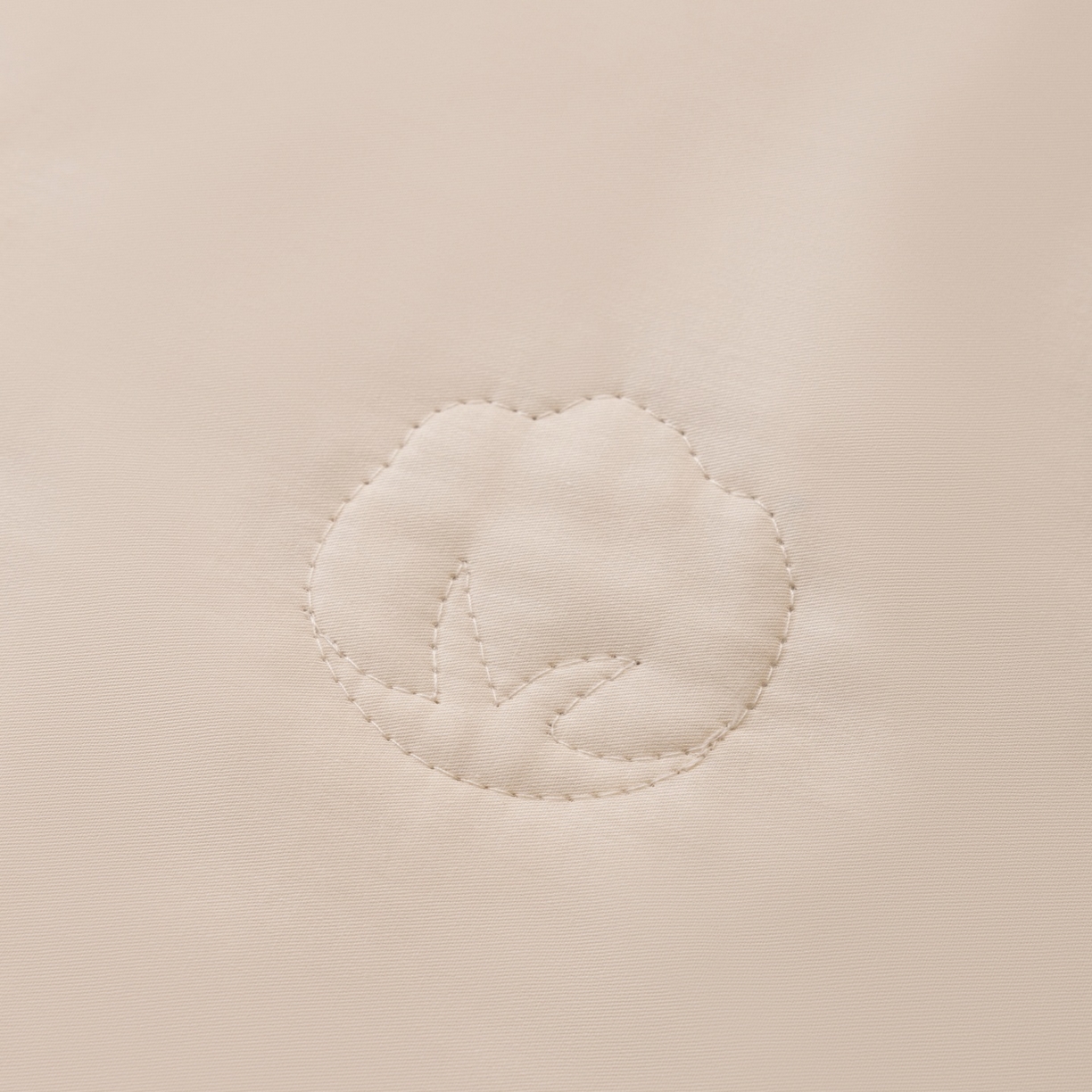 91家纺网 家纺一手货源 找家纺 盛凡家纺 2026新款A类133*72里外全棉100%棉花夏被四件套夏凉被空调被纯色被子被芯（包检测） 茶白+奶咖