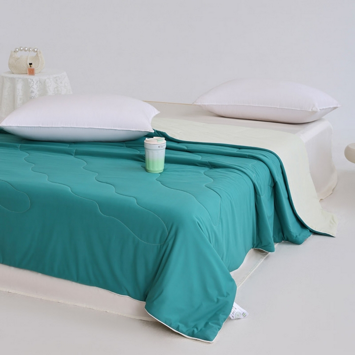 91家纺网 家纺一手货源 找家纺 盛凡家纺 2026新款凉感A类锦氨（170克）55大豆抗菌夏被夏凉被空调被（配礼盒） 孔雀绿+薄荷绿