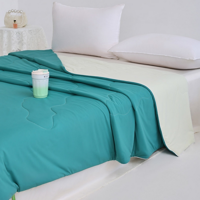 91家纺网 家纺一手货源 找家纺 盛凡家纺 2026新款凉感A类锦氨（170克）55大豆抗菌夏被夏凉被空调被（配礼盒） 孔雀绿+薄荷绿