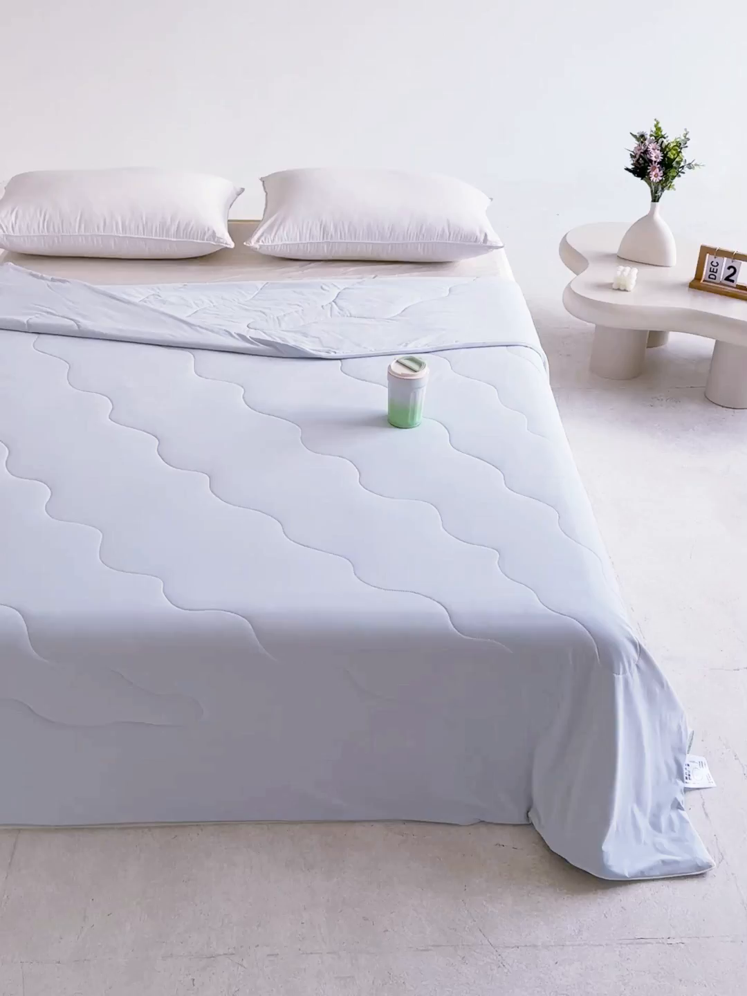 91家纺网 家纺一手货源 找家纺 盛凡家纺 2026新款凉感A类锦氨（170克）55大豆抗菌夏被夏凉被空调被（配礼盒） 雾凇蓝