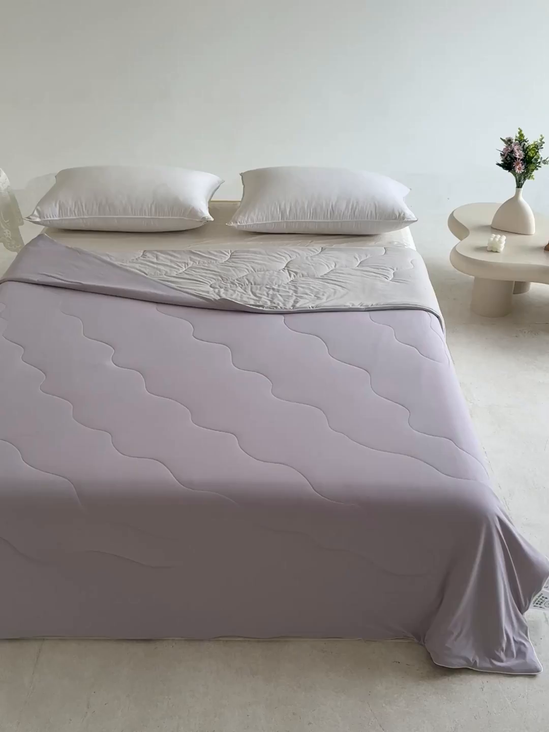 91家纺网 家纺一手货源 找家纺 盛凡家纺 2026新款凉感A类锦氨（170克）55大豆抗菌夏被夏凉被空调被（配礼盒） 曙光紫+幻影灰