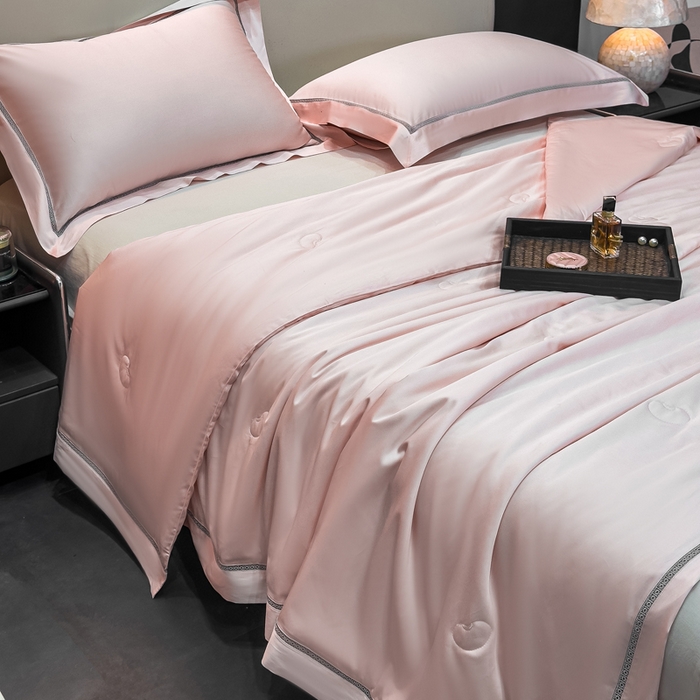 91家纺网 家纺一手货源 找家纺 盛凡家纺 2026新款A类天丝棉夏被被子被芯 玫瑰粉