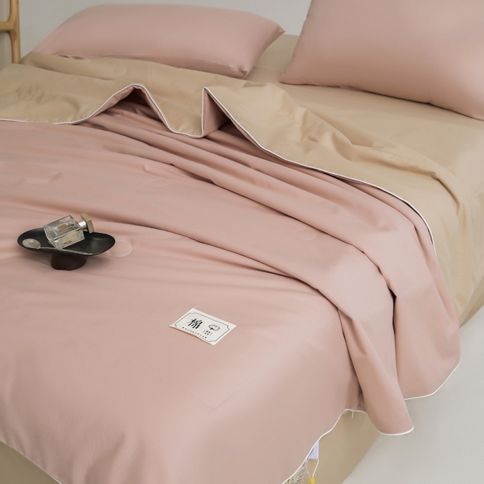 91家纺网 家纺一手货源 找家纺 盛凡家纺 2026新款133*72全棉A类55大豆抗菌夏被空调被夏凉被被子被芯（包检测） 玫瑰粉+奶咖