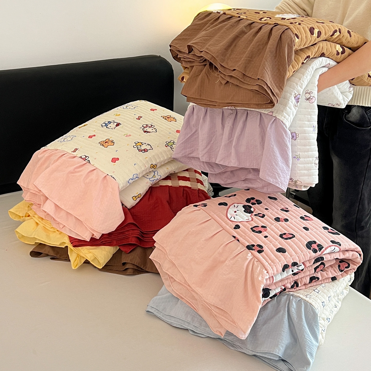 91家纺网 家纺一手货源 找家纺 富米莱（原臻工厂） 2026新款敲可爱奶呼呼云感双层纱韩国大布袋韩版大花边床盖床裙四件套-超级治愈 组合图