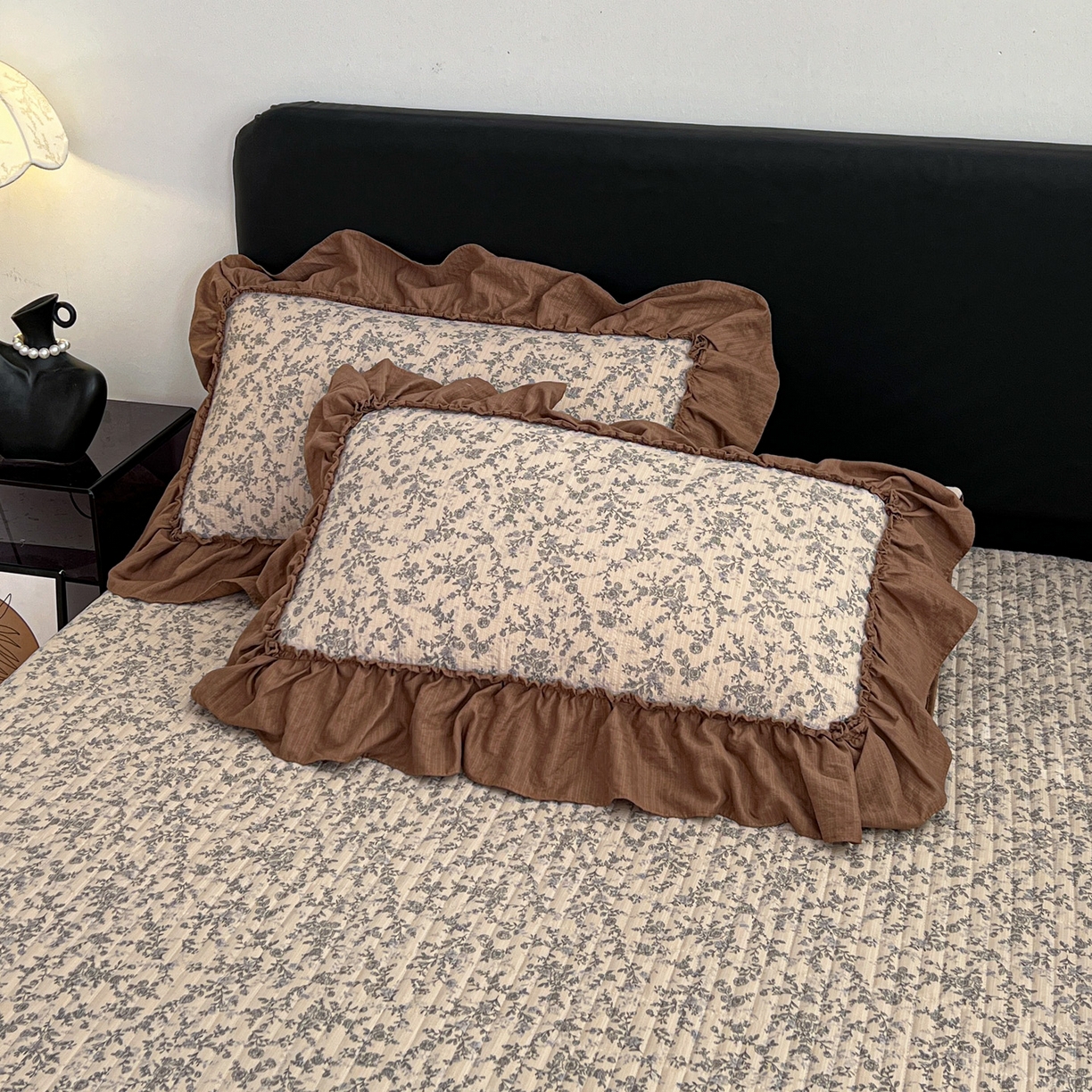 91家纺网 家纺一手货源 找家纺 富米莱（原臻工厂） 2026新款敲可爱奶呼呼云感双层纱韩国大布袋韩版大花边床盖床裙四件套-超级治愈 竹韵花语