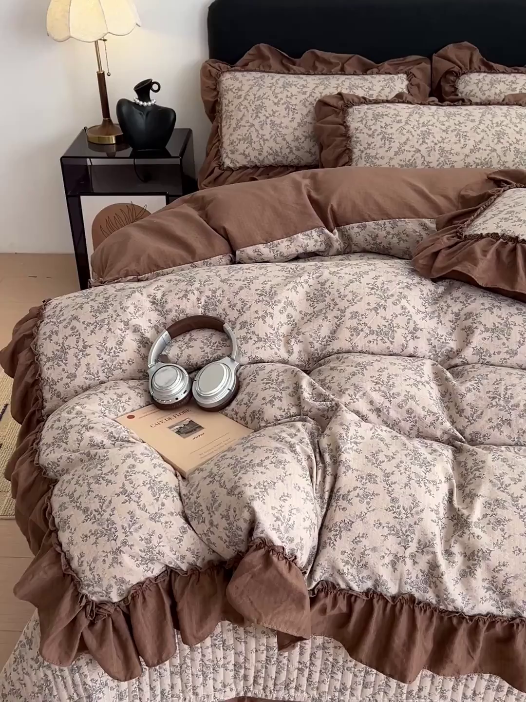 91家纺网 家纺一手货源 找家纺 富米莱（原臻工厂） 2026新款敲可爱奶呼呼云感双层纱韩国大布袋韩版大花边床盖床裙四件套-超级治愈 竹韵花语