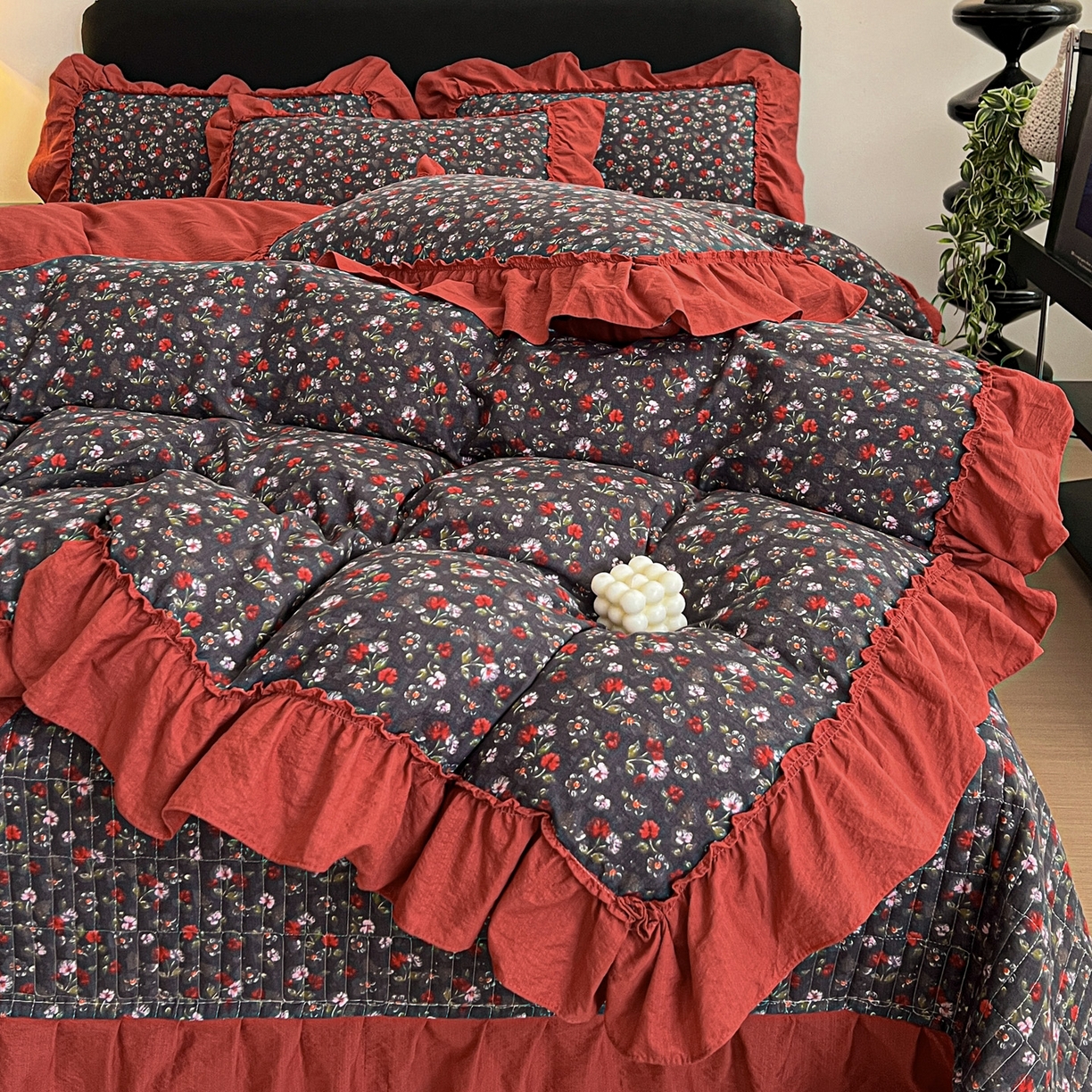 91家纺网 家纺一手货源 找家纺 富米莱（原臻工厂） 2026新款敲可爱奶呼呼云感双层纱韩国大布袋韩版大花边床盖床裙四件套-超级治愈 暗夜玫瑰