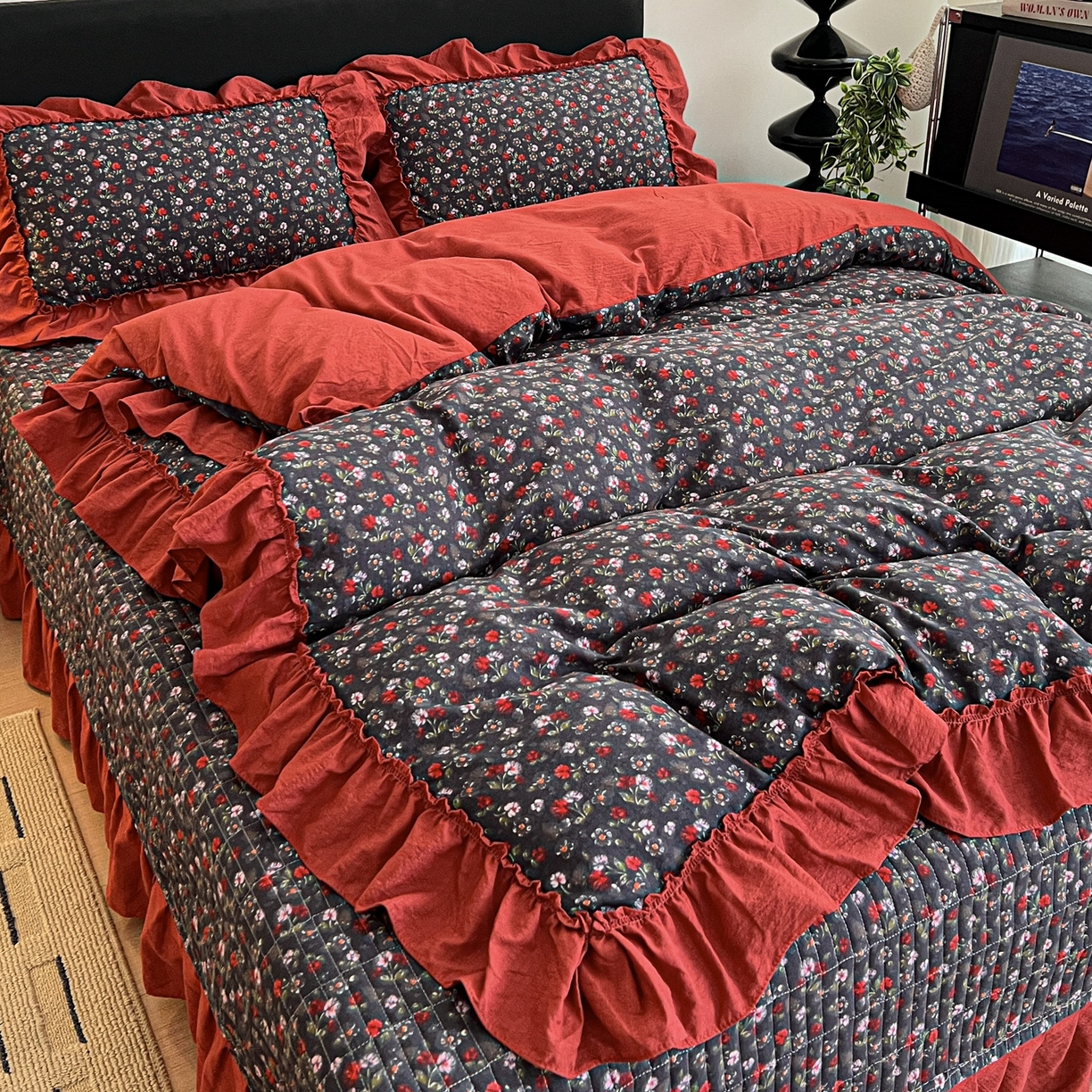 91家纺网 家纺一手货源 找家纺 富米莱（原臻工厂） 2026新款敲可爱奶呼呼云感双层纱韩国大布袋韩版大花边床盖床裙四件套-超级治愈 暗夜玫瑰