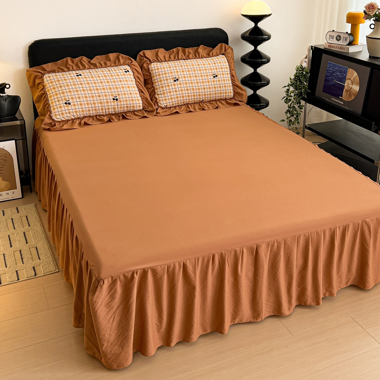 91家纺网 家纺一手货源 找家纺 富米莱（原臻工厂） 2026新款敲可爱奶呼呼云感双层纱韩国大布袋韩版大花边床盖床裙四件套-超级治愈 焦糖樱桃