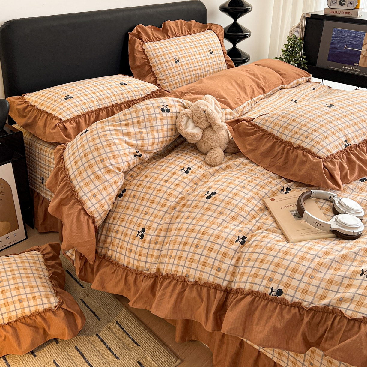 91家纺网 家纺一手货源 找家纺 富米莱（原臻工厂） 2026新款敲可爱奶呼呼云感双层纱韩国大布袋韩版大花边床盖床裙四件套-超级治愈 焦糖樱桃