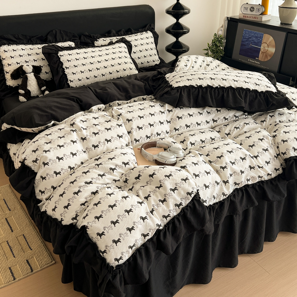 91家纺网 家纺一手货源 找家纺 富米莱（原臻工厂） 2026新款敲可爱奶呼呼云感双层纱韩国大布袋韩版大花边床盖床裙四件套-超级治愈 木马