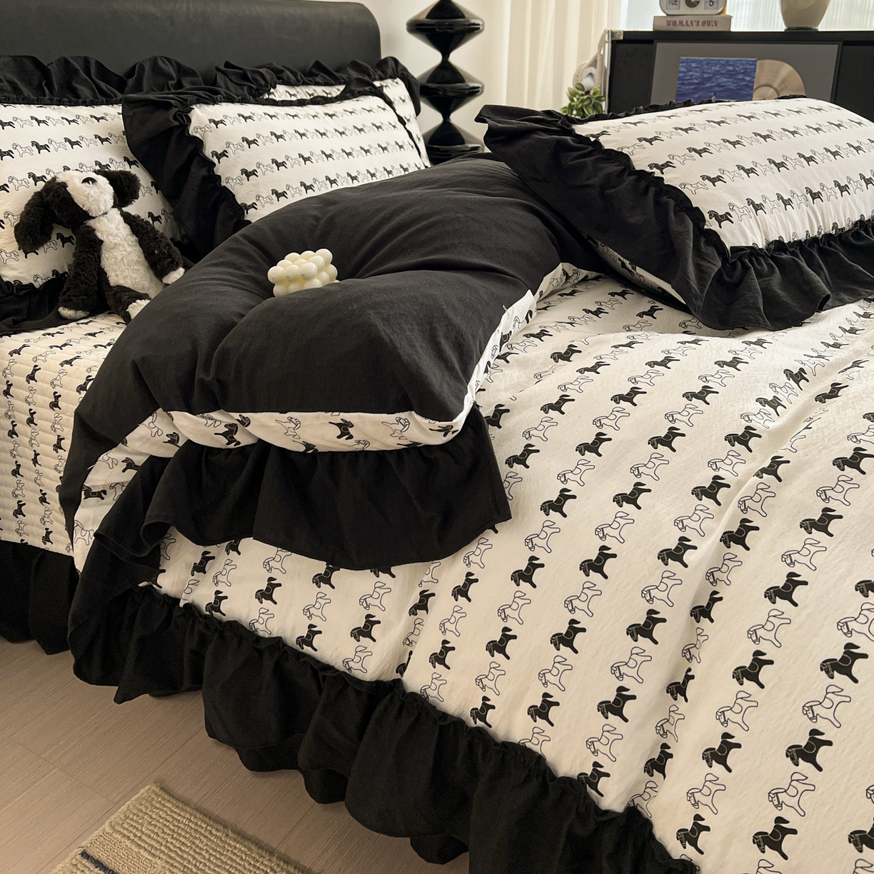 91家纺网 家纺一手货源 找家纺 富米莱（原臻工厂） 2026新款敲可爱奶呼呼云感双层纱韩国大布袋韩版大花边床盖床裙四件套-超级治愈 木马