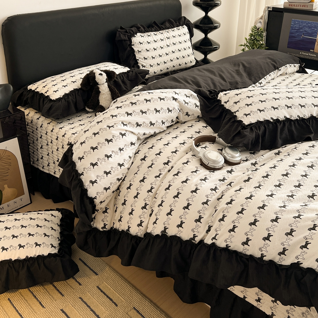 91家纺网 家纺一手货源 找家纺 富米莱（原臻工厂） 2026新款敲可爱奶呼呼云感双层纱韩国大布袋韩版大花边床盖床裙四件套-超级治愈 木马