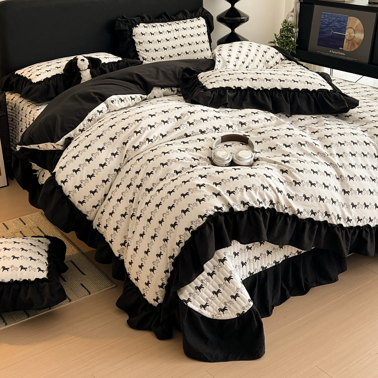 91家纺网 家纺一手货源 找家纺 富米莱（原臻工厂） 2026新款敲可爱奶呼呼云感双层纱韩国大布袋韩版大花边床盖床裙四件套-超级治愈 木马