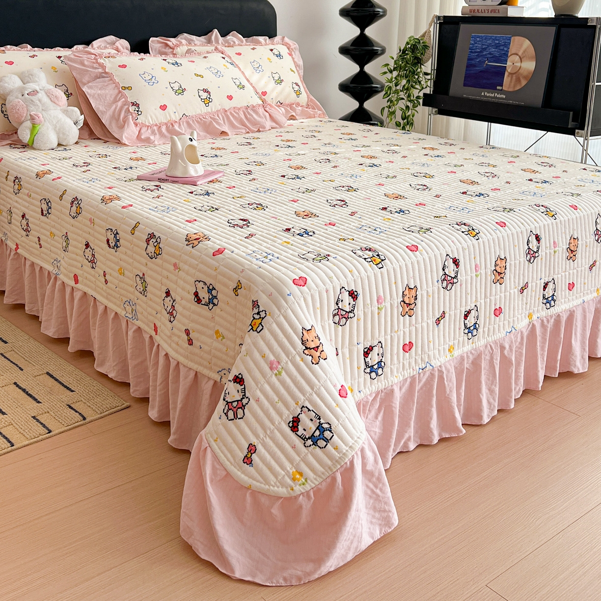 91家纺网 家纺一手货源 找家纺 富米莱（原臻工厂） 2026新款敲可爱奶呼呼云感双层纱韩国大布袋韩版大花边床盖床裙四件套-超级治愈 像素小猫