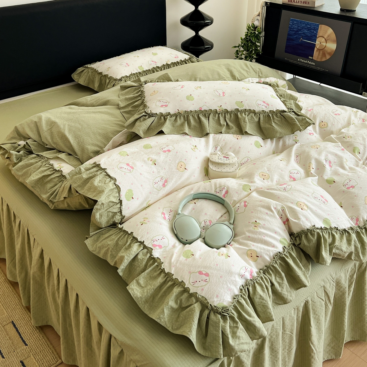 91家纺网 家纺一手货源 找家纺 富米莱（原臻工厂） 2026新款敲可爱奶呼呼云感双层纱韩国大布袋韩版大花边床盖床裙四件套-超级治愈 一口青苹果