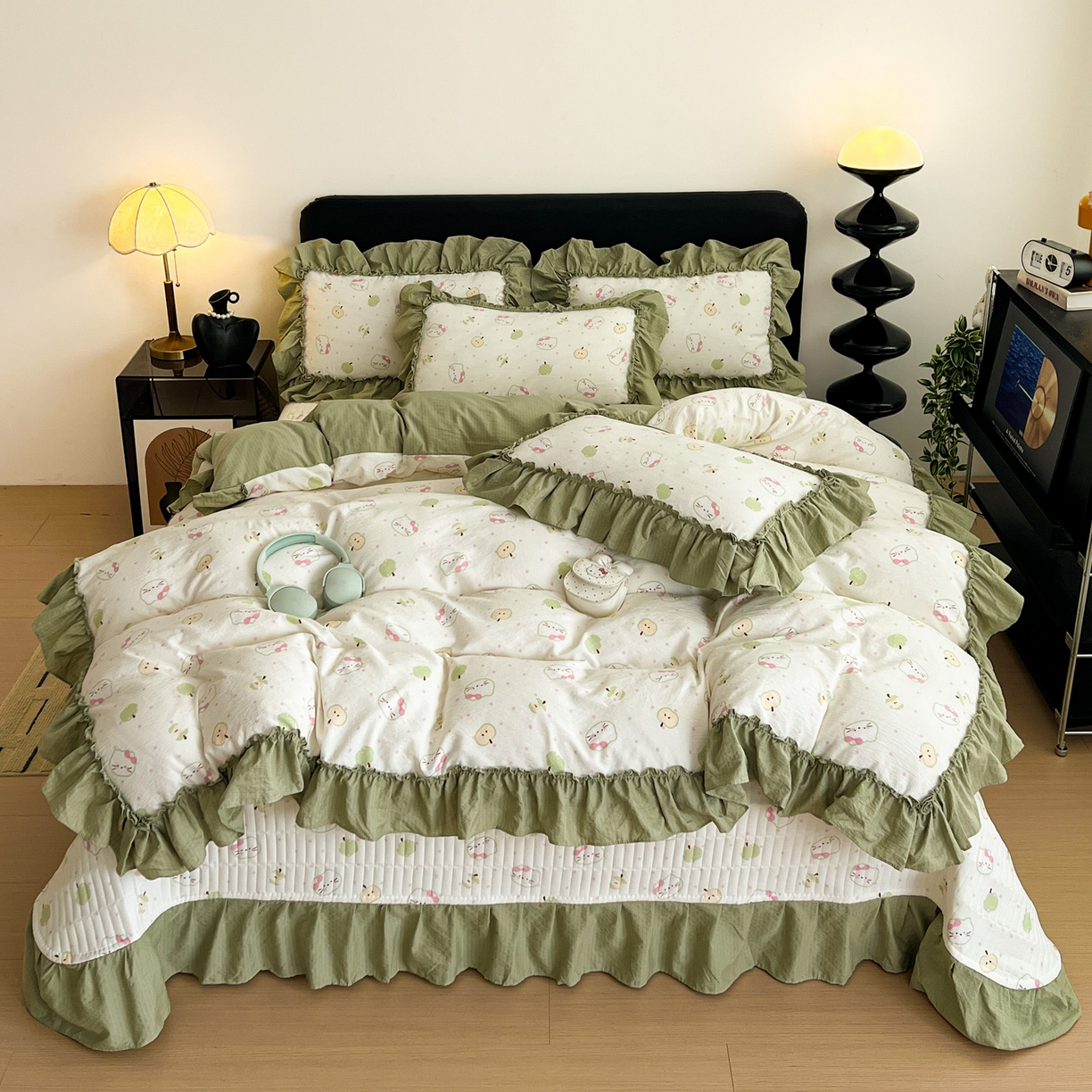 91家纺网 家纺一手货源 找家纺 富米莱（原臻工厂） 2026新款敲可爱奶呼呼云感双层纱韩国大布袋韩版大花边床盖床裙四件套-超级治愈 一口青苹果