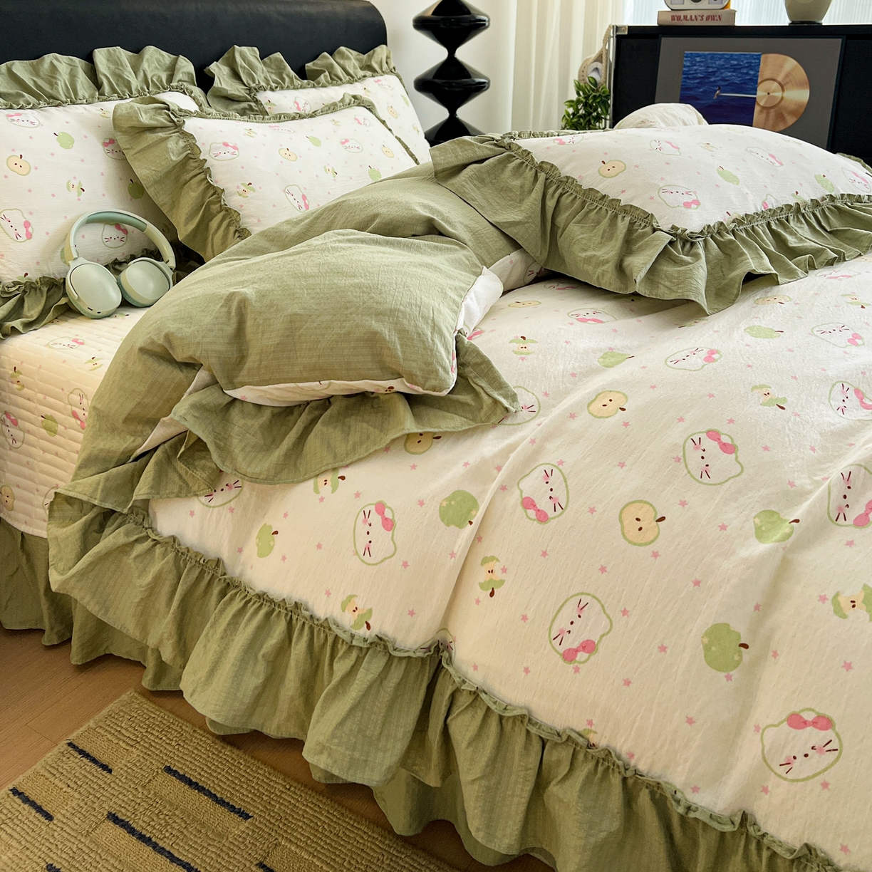 91家纺网 家纺一手货源 找家纺 富米莱（原臻工厂） 2026新款敲可爱奶呼呼云感双层纱韩国大布袋韩版大花边床盖床裙四件套-超级治愈 一口青苹果