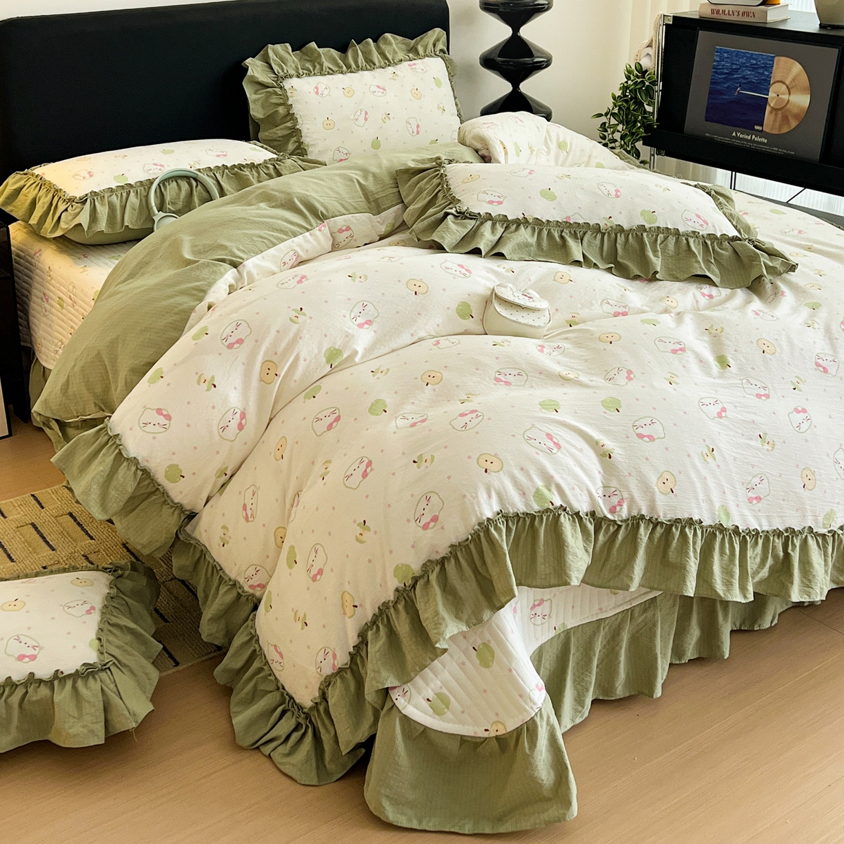 91家纺网 家纺一手货源 找家纺 富米莱（原臻工厂） 2026新款敲可爱奶呼呼云感双层纱韩国大布袋韩版大花边床盖床裙四件套-超级治愈 一口青苹果