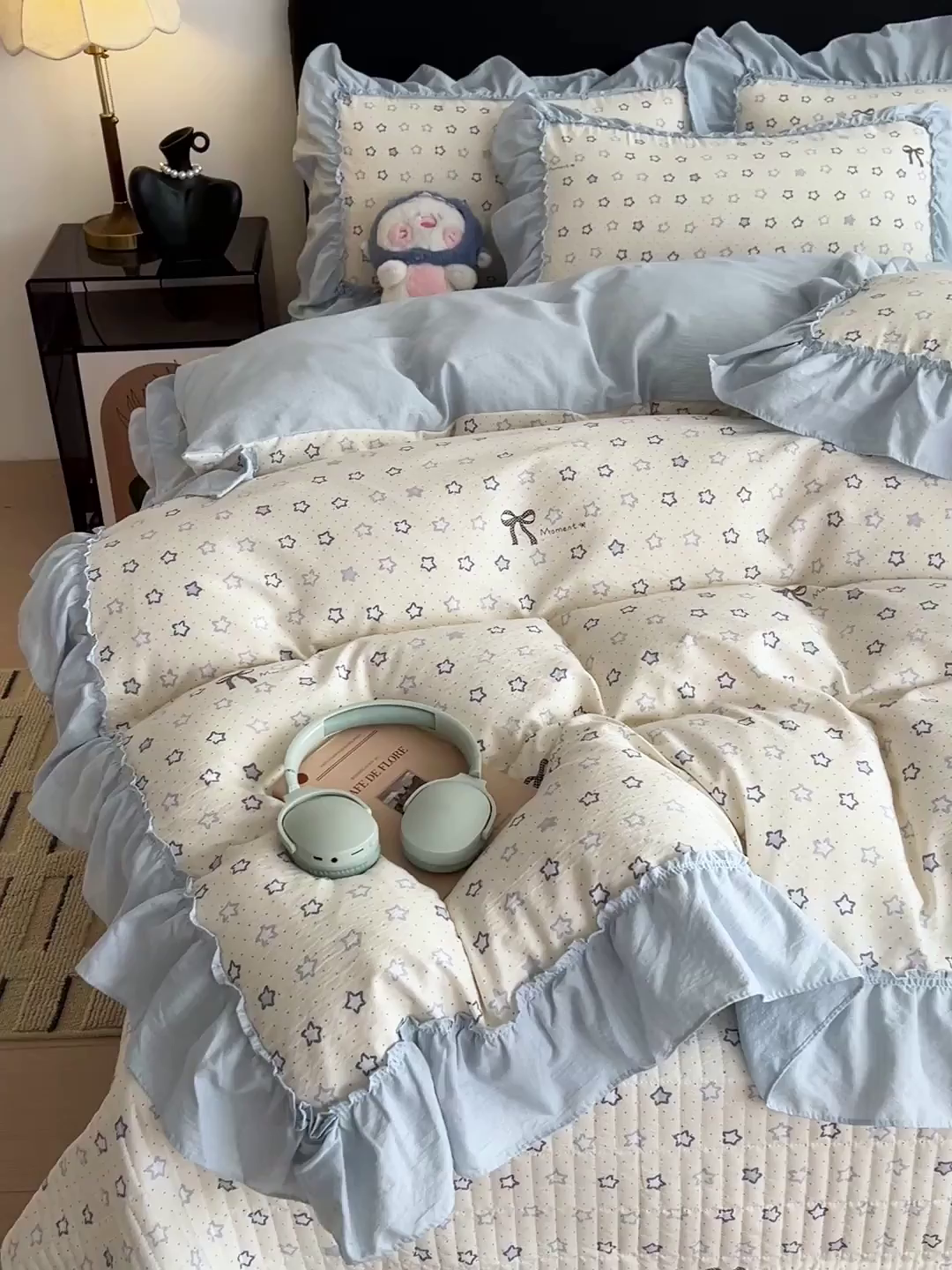 91家纺网 家纺一手货源 找家纺 富米莱（原臻工厂） 2026新款敲可爱奶呼呼云感双层纱韩国大布袋韩版大花边床盖床裙四件套-超级治愈 摘星