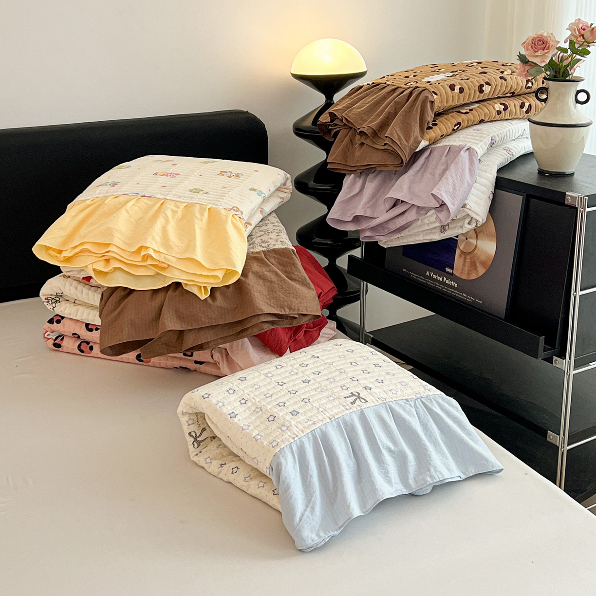 91家纺网 家纺一手货源 找家纺 富米莱（原臻工厂） 2026新款敲可爱奶呼呼云感双层纱韩国大布袋韩版大花边床盖床裙四件套-超级治愈 组合图