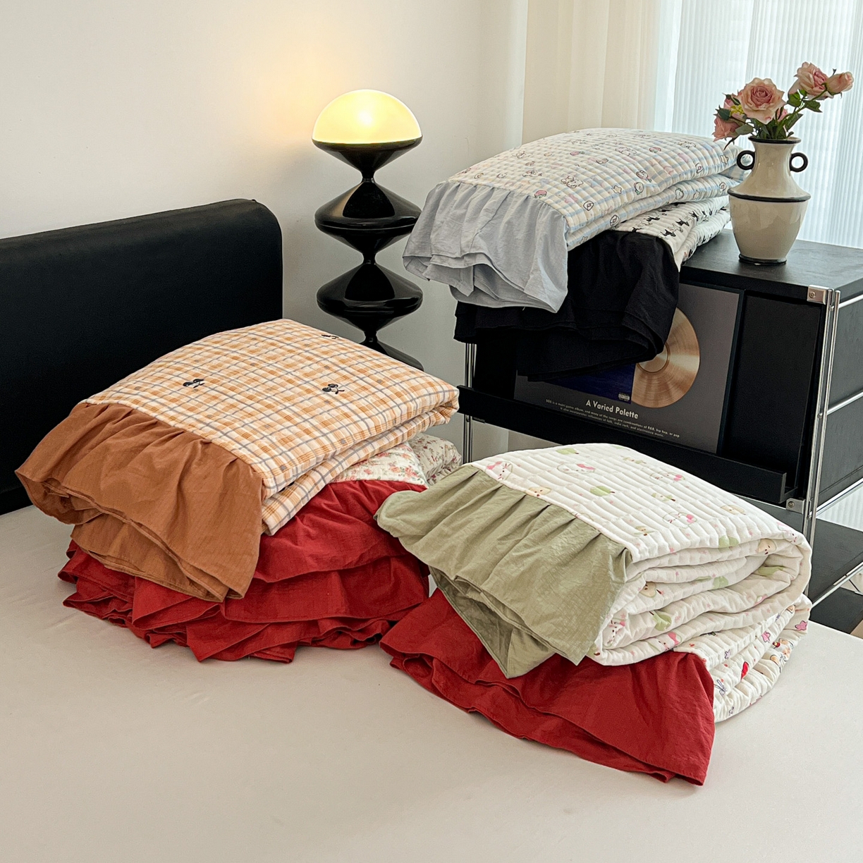 91家纺网 家纺一手货源 找家纺 富米莱（原臻工厂） 2026新款敲可爱奶呼呼云感双层纱韩国大布袋韩版大花边床盖床裙四件套-超级治愈 组合图