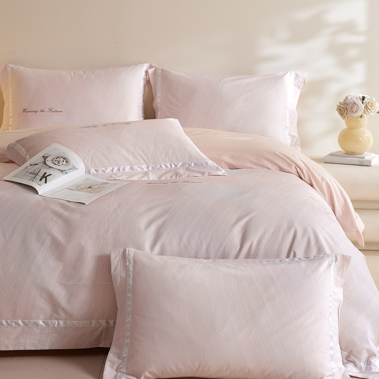 91家纺网 家纺一手货源 找家纺 新方向 2026新款数码印花50s双股全棉贡缎长绒棉四件套-迷境（严格控价 标准328元 加大348元） 迷境-蔷薇粉