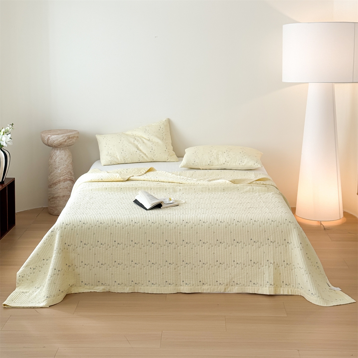 床盖工厂店 2026新款四叶草双面莫代尔天丝填充棉花床盖三件套 月黄