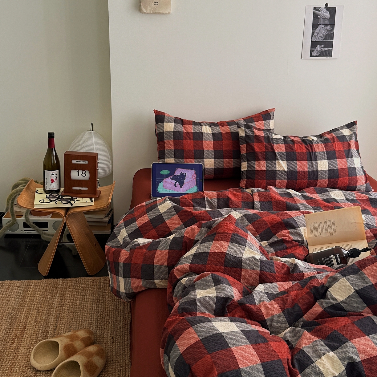 91家纺网 家纺一手货源 找家纺 初念 2026春夏新款简约泡芙纱四件套 雅致红灰