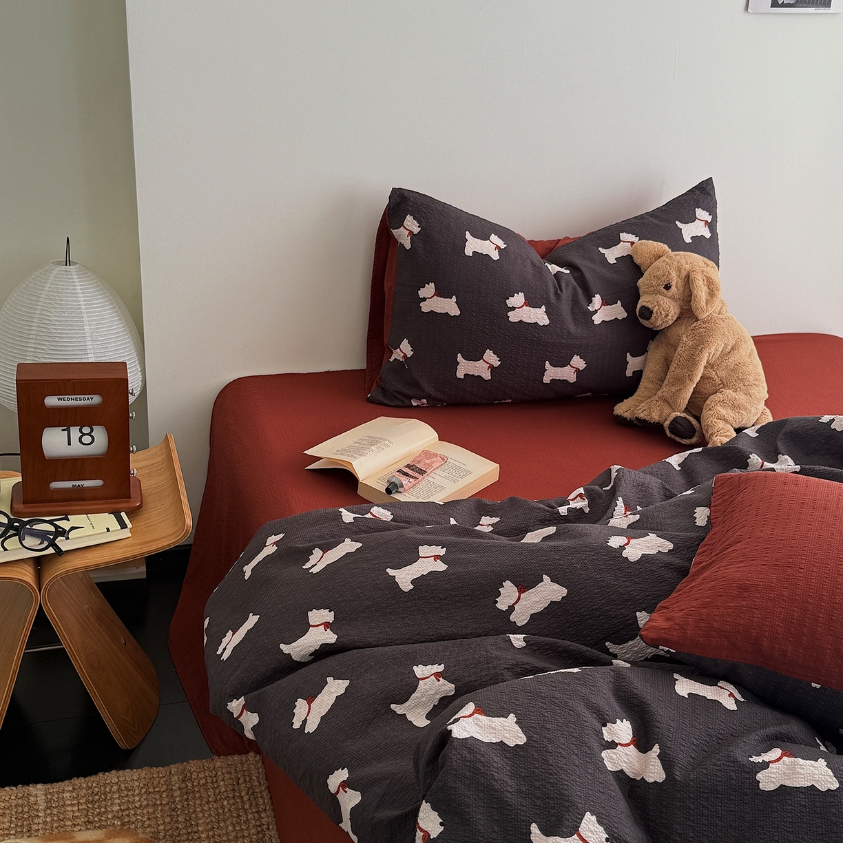 91家纺网 家纺一手货源 找家纺 初念 2026春夏新款简约泡芙纱四件套 灰黑雪纳瑞