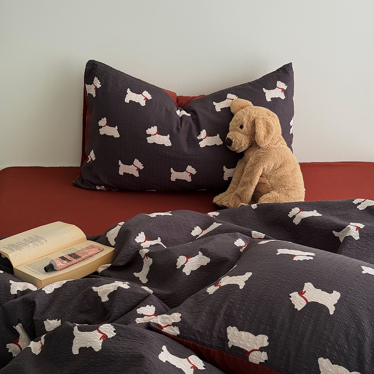 91家纺网 家纺一手货源 找家纺 初念 2026春夏新款简约泡芙纱四件套 灰黑雪纳瑞