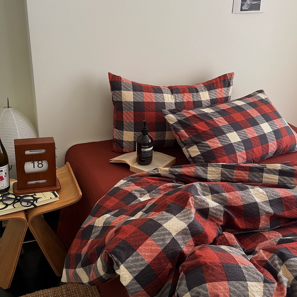 91家纺网 家纺一手货源 找家纺 初念 2026春夏新款简约泡芙纱四件套 雅致红灰