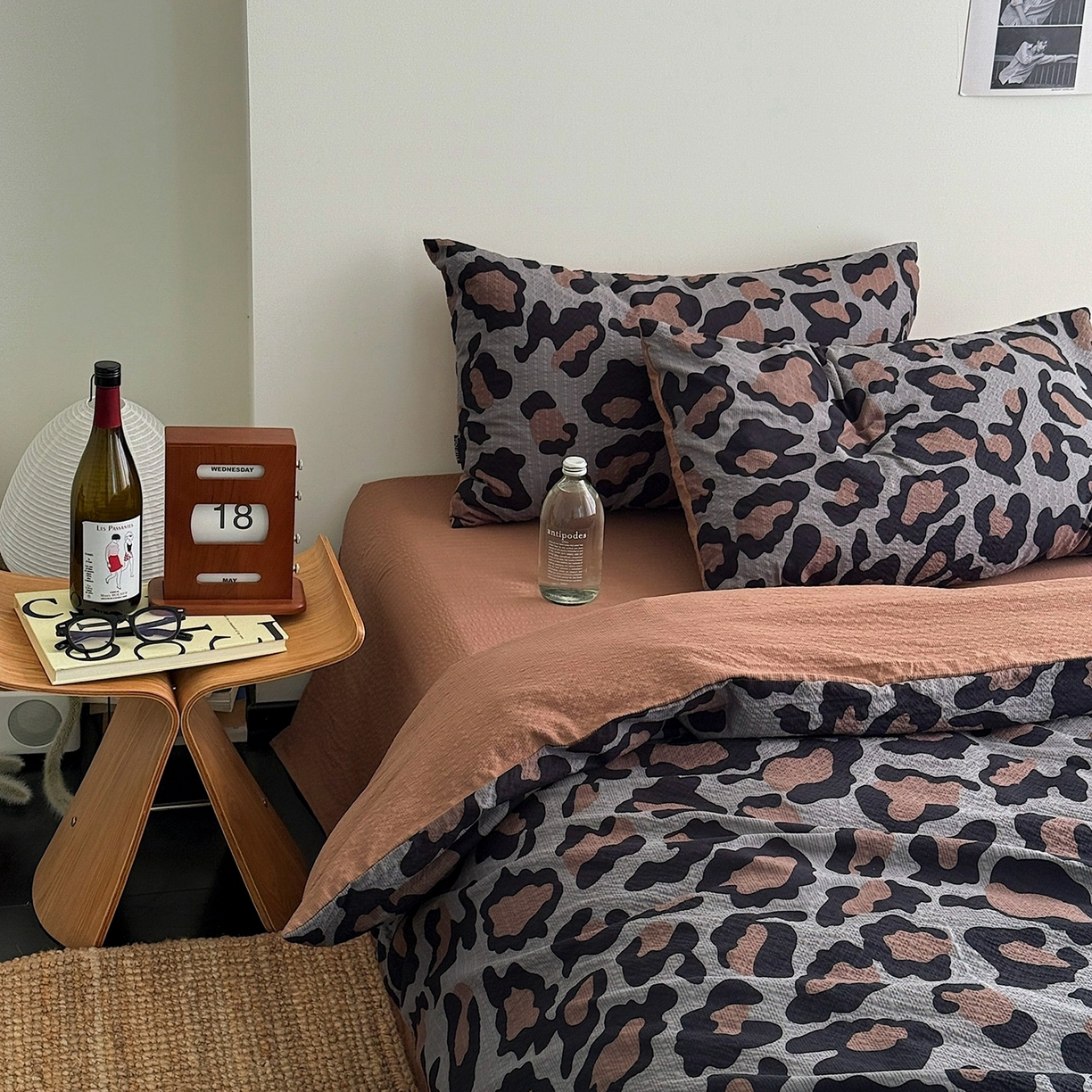 91家纺网 家纺一手货源 找家纺 初念 2026春夏新款简约泡芙纱四件套 灰豹纹