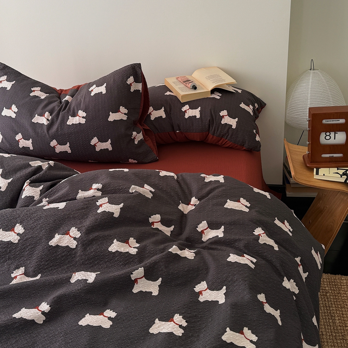 91家纺网 家纺一手货源 找家纺 初念 2026春夏新款简约泡芙纱四件套 灰黑雪纳瑞