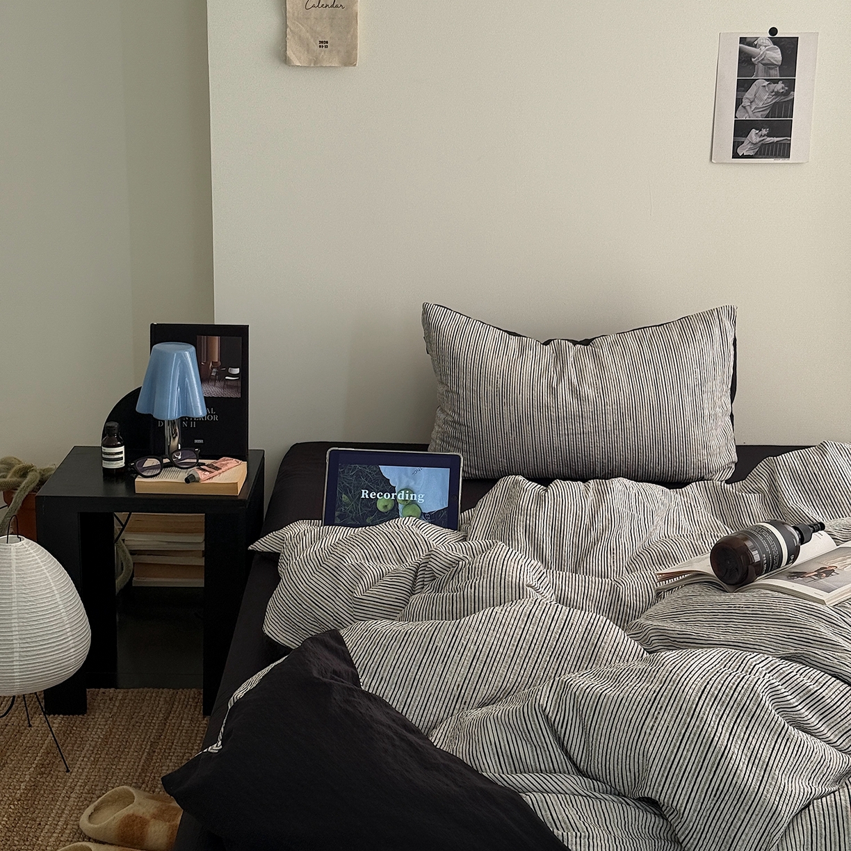 91家纺网 家纺一手货源 找家纺 初念 2026春夏新款简约泡芙纱四件套 马克黑条