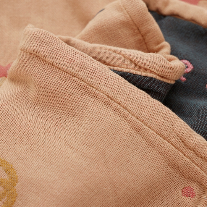 91家纺网 家纺一手货源 找家纺 朴尔家纺-毛巾被 2026新款全棉纯棉欣软系列定位四层加厚柔软纱布枕巾 蜗蜗漫步