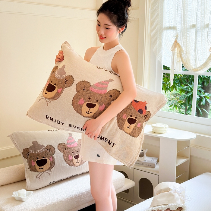 91家纺网 家纺一手货源 找家纺 朴尔家纺-毛巾被 2026新款全棉纯棉多柔AB版定位四层纱布枕巾 熊仔派对