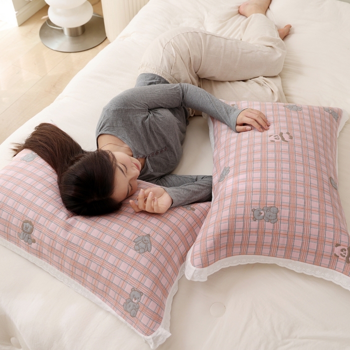 91家纺网 家纺一手货源 找家纺 朴尔家纺-毛巾被 2025新款韩版小碎花边全棉纯棉三层纱布枕巾 动物格-粉